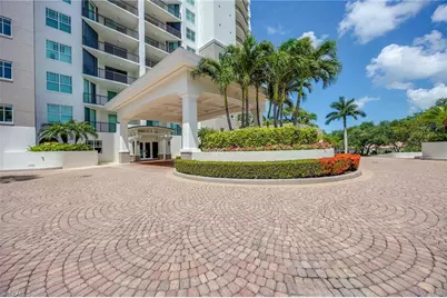 455 Cove Tower Dr #303, Naples, FL 34110 - Photo 4