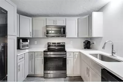 108 Powell Creek Cir, North Fort Myers, FL 33917 - Photo 4