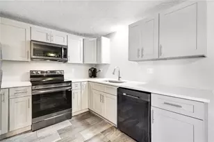 108 Powell Creek Cir, North Fort Myers, FL 33917 - Photo 6