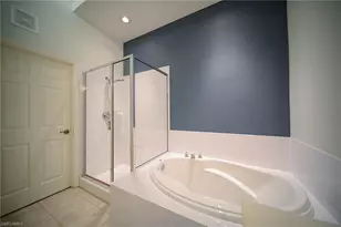 2055 Cascades Dr, Naples, FL 34112 - Photo 14