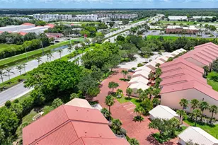 2055 Cascades Dr, Naples, FL 34112 - Photo 32