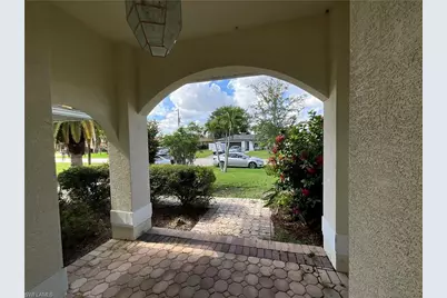 2117 SE 9th Ter, Cape Coral, FL 33990 - Photo 4