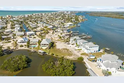 390 Seminole Way, Fort Myers Beach, FL 33931 - Photo 8