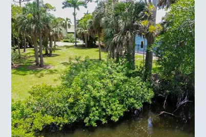 1675 Avion Pl, Naples, FL 34104 - Photo 12