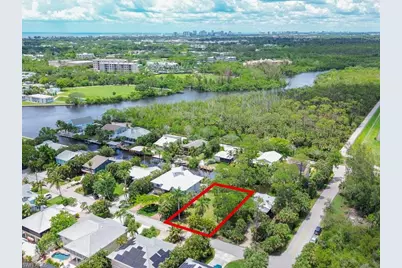 1675 Avion Pl, Naples, FL 34104 - Photo 14