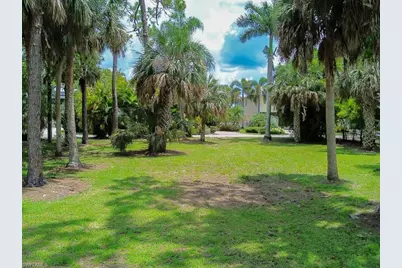 1675 Avion Pl, Naples, FL 34104 - Photo 6