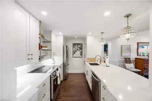 555 Park Shore Dr, Naples, FL 34103 - Photo 14