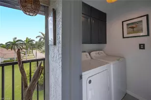 555 Park Shore Dr, Naples, FL 34103 - Photo 26