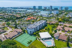 555 Park Shore Dr, Naples, FL 34103 - Photo 34