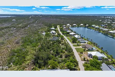 554 Lake Murex Cir, Sanibel, FL 33957 - Photo 10