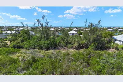 554 Lake Murex Cir, Sanibel, FL 33957 - Photo 12