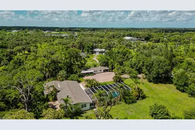 18220 Elmwood Dr, Alva, FL 33920 - Photo 6