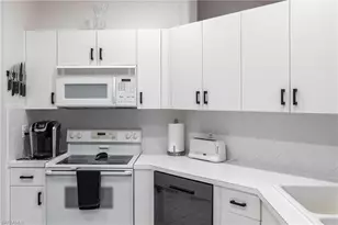 11302 Lakeland Cir, Fort Myers, FL 33913 - Photo 14