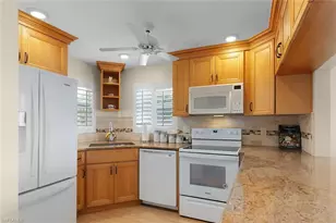 37 High Point Cir E, Naples, FL 34103 - Photo 12
