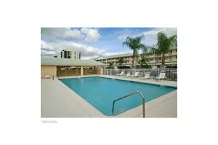 10686 Gulf Shore Dr, Naples, FL 34108 - Photo 26