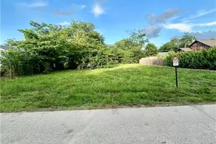 2317 Altamont Ave, Fort Myers, FL 33901 - Photo 2