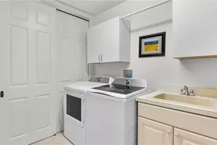 7876 Hawthorne Dr, Naples, FL 34113 - Photo 26