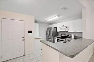 15360 Bellamar Cir, Fort Myers, FL 33908 - Photo 4