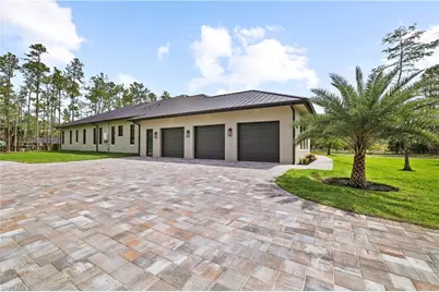 5174 Sycamore Dr, Naples, FL 34119 - Photo 4