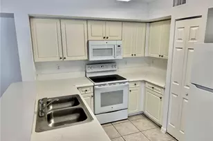 1260 Wildwood Lakes Blvd, Naples, FL 34104 - Photo 4