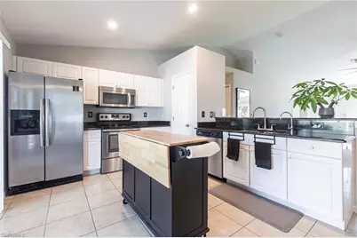 3034 SW 14th Ave, Cape Coral, FL 33914 - Photo 10