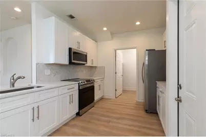 15618 Summit Place Cir #396, Naples, FL 34119 - Photo 6