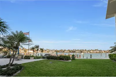 222 Harbour Dr #114, Naples, FL 34103 - Photo 4