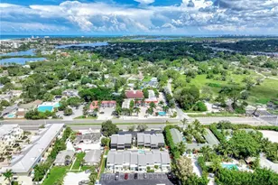 1752 Stickney Point Rd, Sarasota, FL 34231 - Photo 46