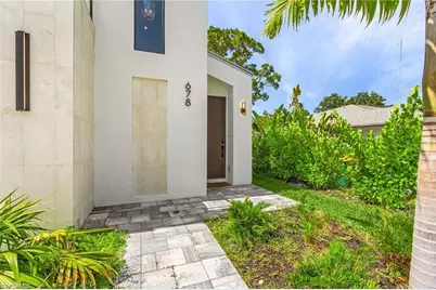 678 95th Ave N, Naples, FL 34108 - Photo 2