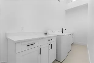 678 95th Ave N, Naples, FL 34108 - Photo 14