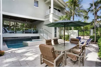 12 6th St S, Naples, FL 34102 - Photo 8