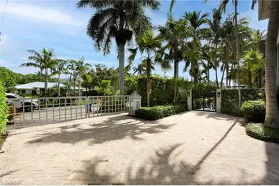 12 6th St S, Naples, FL 34102 - Photo 4