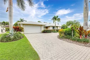 675 Harbour Dr, Naples, FL 34103 - Photo 2