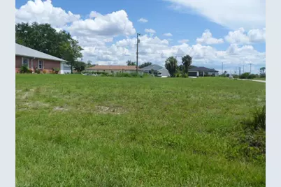 1902 NE 20th Ter, Cape Coral, FL 33909 - Photo 2