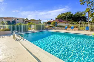 1075 Foxfire Ln, Naples, FL 34104 - Photo 16