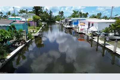 2595 Pine St, Matlacha, FL 33993 - Photo 2