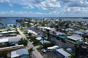 2595 Pine St, Matlacha, FL 33993 - Photo 4