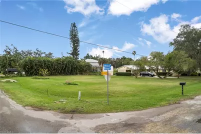 14825 Oakwood Ct, Fort Myers, FL 33905 - Photo 2