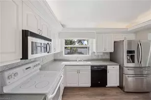 4656 Capri Dr, Naples, FL 34103 - Photo 10