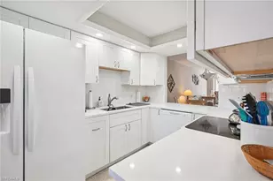 360 Charlemagne Blvd, Naples, FL 34112 - Photo 14