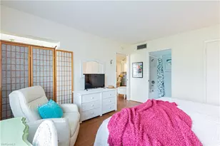 1 High Point Cir W, Naples, FL 34103 - Photo 10