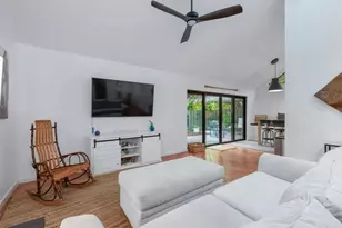 1271 Solana Rd, Naples, FL 34103 - Photo 6