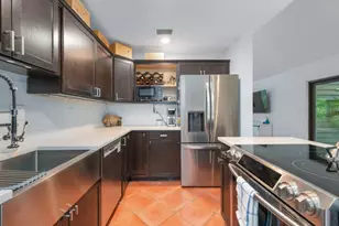 1271 Solana Rd, Naples, FL 34103 - Photo 2