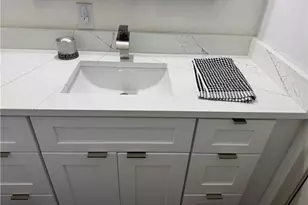 806 W 80th Pl, Hialeah, FL 33014 - Photo 12