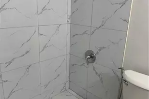 806 W 80th Pl, Hialeah, FL 33014 - Photo 14