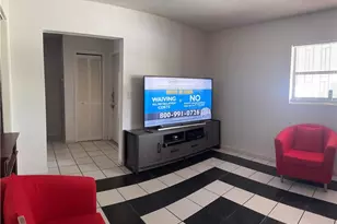 806 W 80th Pl, Hialeah, FL 33014 - Photo 4