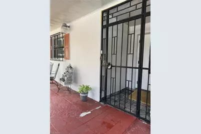 806 W 80 Pl, Hialeah, FL 33014 - Photo 2