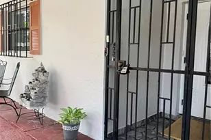 806 W 80th Pl, Hialeah, FL 33014 - Photo 2