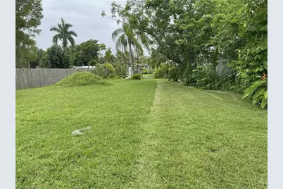 2263 Queen Anne Dr, Fort Myers, FL 33905 - Photo 2