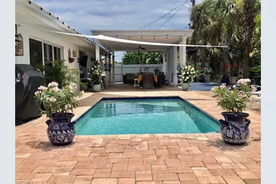 283 Cypress Way W, Naples, FL 34110 - Photo 1